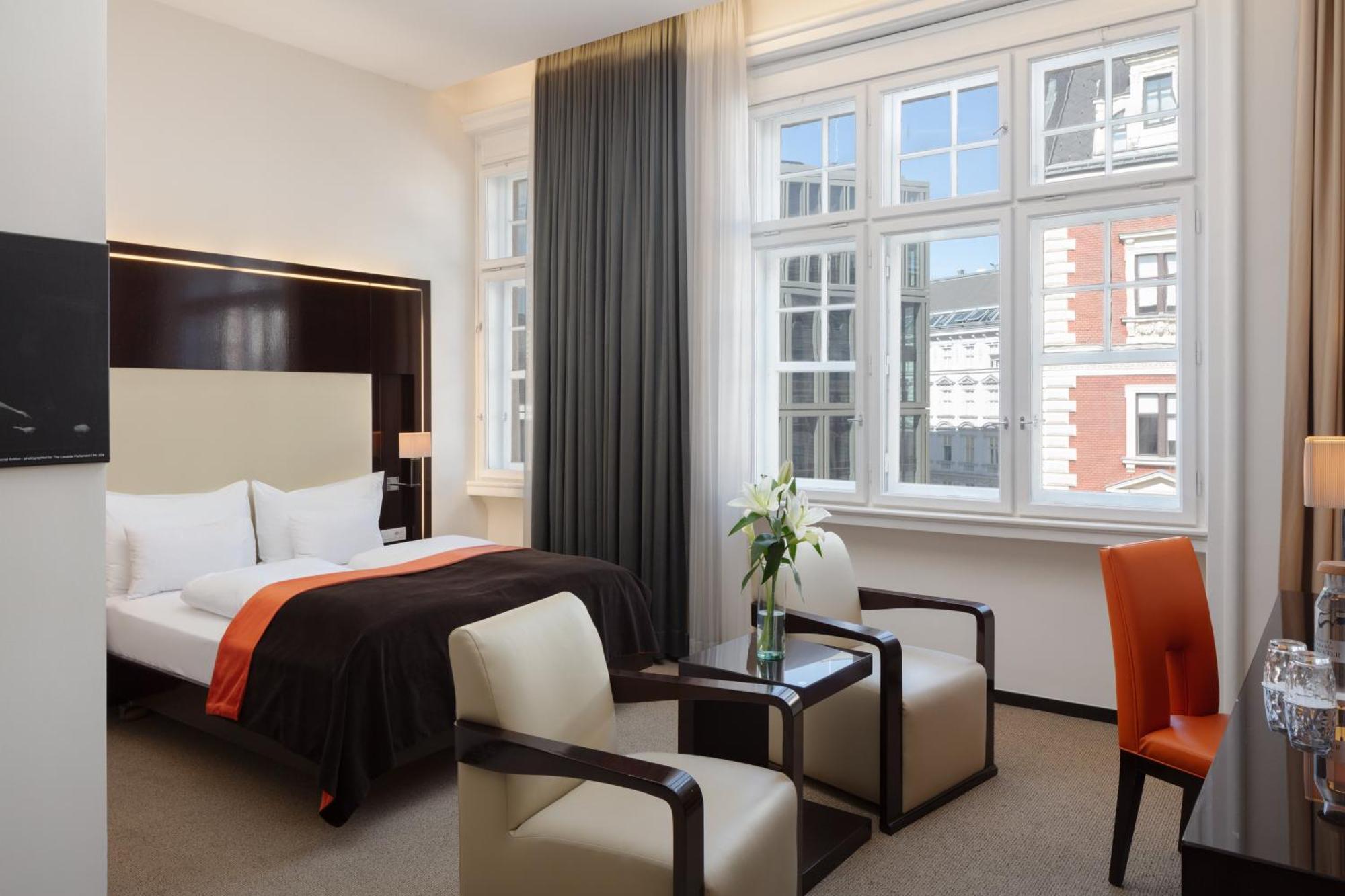 Deluxe Double Room,1516422502:JPEG