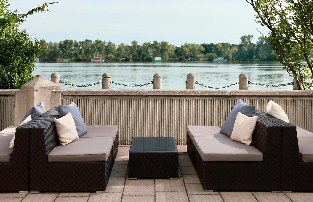 Hilton Vienna Waterfront-1