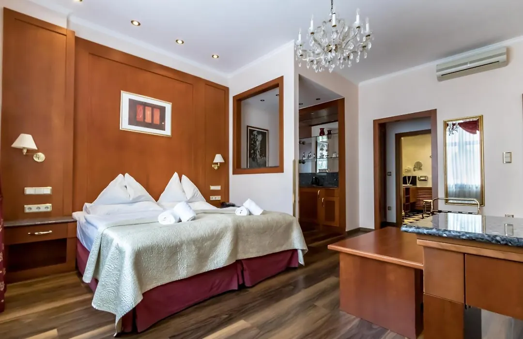 Hotel Corvinus Vienna-1